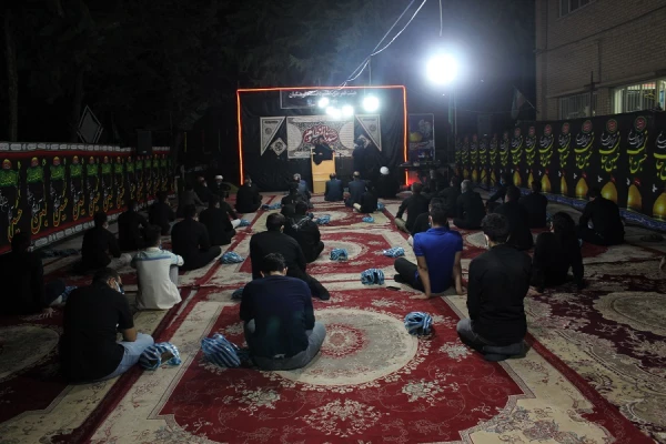 برگزاری مراسم شب شهادت امام سجاد (ع) در کنار مرقد شهید گمنام