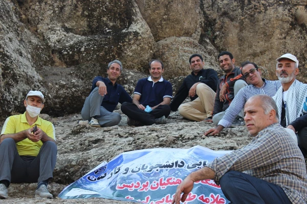 برنامه کوهپیمایی کارکنان پردیس علامه طباطبایی به مناسبت هفته دفاع مقدس