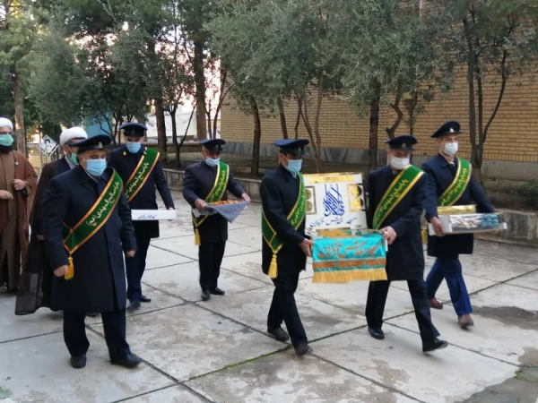حضور خادمین مسجد مقدس جمکران به همراه پرچم متبرک مسجد در دانشگاه فرهنگیان 