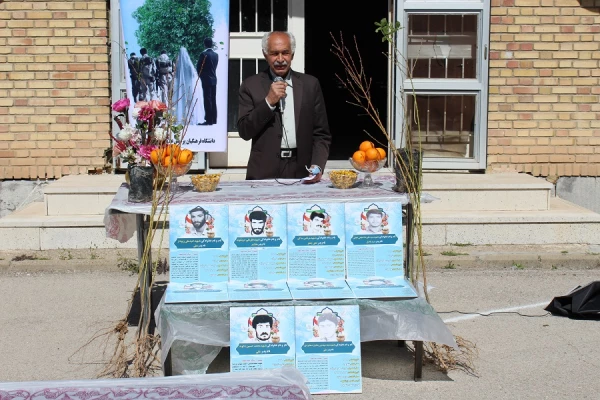 برگزاری مراسم یک درخت، یک زوج و یک شهید در پردیس علامه طباطبایی لرستان 