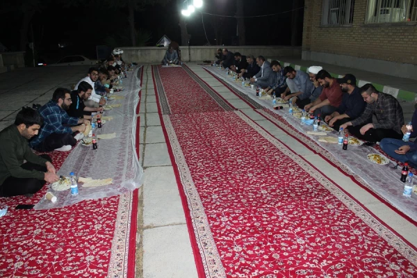 مراسم افطار المومنین، شبی با قرآن و توزیع بسته های غذایی به نیازمندان