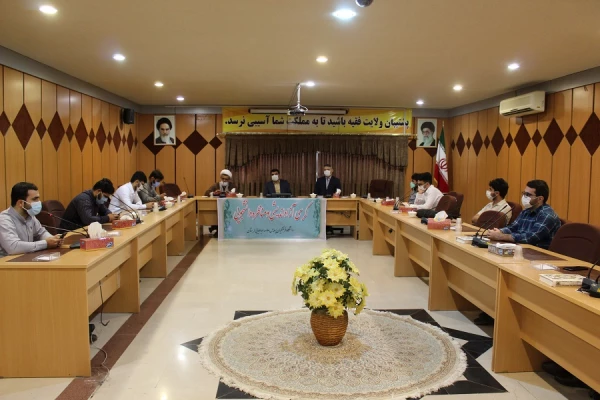 کرسی آزاد اندیش و مناظره دانشجویی با موضوع (دیپلماسی  با میدان)