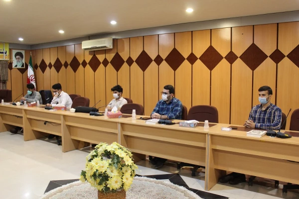 کرسی آزاد اندیش و مناظره دانشجویی با موضوع (دیپلماسی  با میدان)