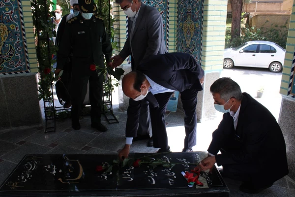 احداث و افتتاح یادمان مقبره شهید گمنام