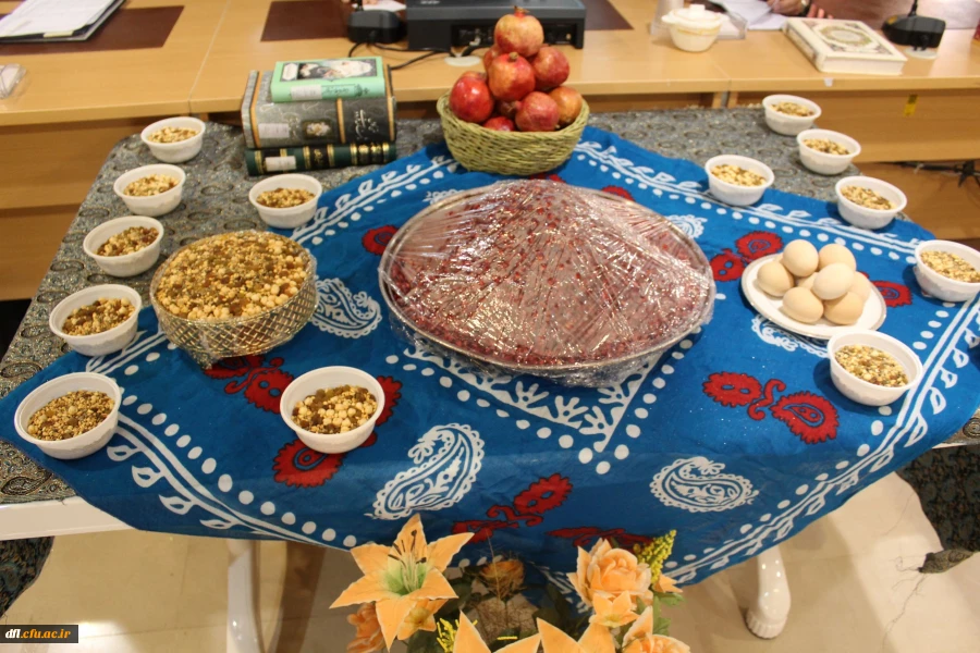 مراسم فرهنگی-پژوهشی گرامیداشت جشن شب یلدا و شاهنامه خوانی توسط کانون ادبیات فارسی 2