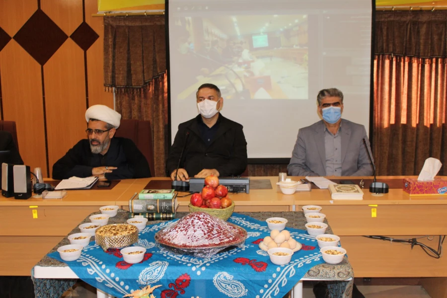 مراسم فرهنگی-پژوهشی گرامیداشت جشن شب یلدا و شاهنامه خوانی توسط کانون ادبیات فارسی 4