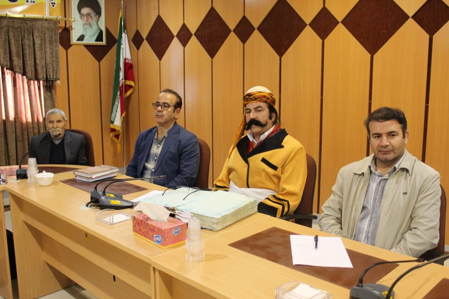 مراسم فرهنگی-پژوهشی گرامیداشت جشن شب یلدا و شاهنامه خوانی توسط کانون ادبیات فارسی 5