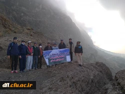 مراسم کوهپیمایی کارکنان پردیس علامه طباطبایی لرستان به ارتفاعات مخمل کوه خرم آباد 3