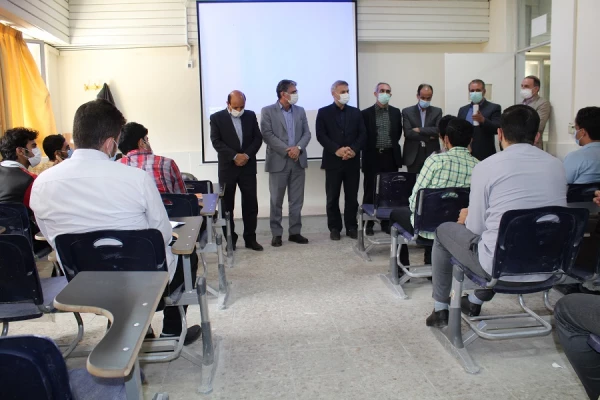بازدید سرزده سرپرست دانشگاه فرهنگیان استان لرستان و دیگر مسئولان دانشگاه از کلاسهای درس حضوری و سراهای دانشجویی پردیس علامه طباطبایی لرستان 3