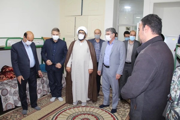 بازدید سرزده سرپرست دانشگاه فرهنگیان استان لرستان و دیگر مسئولان دانشگاه از کلاسهای درس حضوری و سراهای دانشجویی پردیس علامه طباطبایی لرستان 7