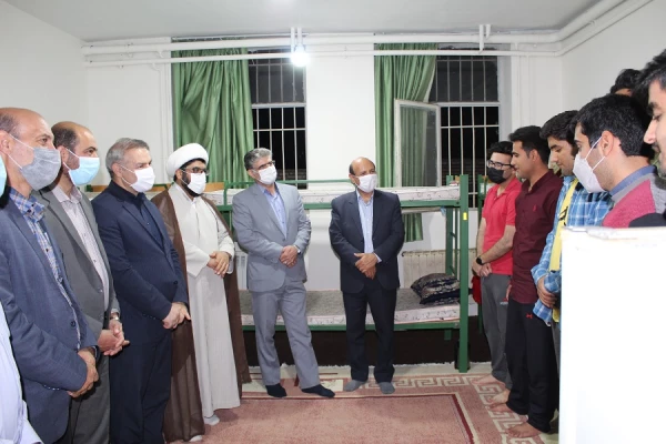 بازدید سرزده سرپرست دانشگاه فرهنگیان استان لرستان و دیگر مسئولان دانشگاه از کلاسهای درس حضوری و سراهای دانشجویی پردیس علامه طباطبایی لرستان 8