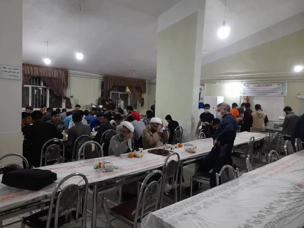 برگزاری مراسم عزاداری دانشجویان به مناسبت  وفات حضرت خدیجه (س) : 5