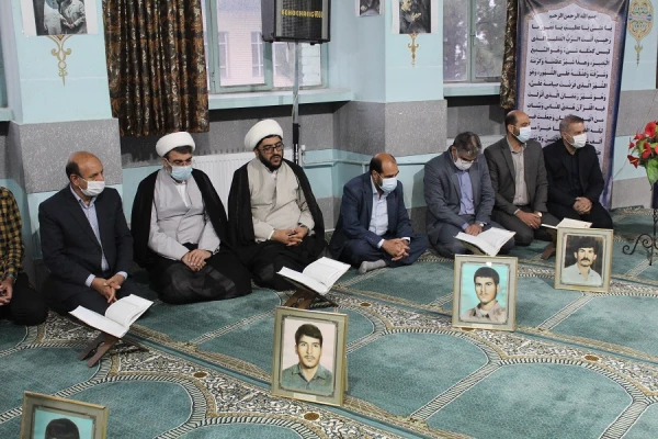 محفل انس با قرآن کریم در پردیس علامه طباطبایی دانشگاه فرهنگیان لرستان برگزارشد 4