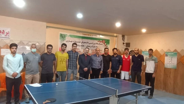 مسابقات تنیس با حضور دانشجویان پردیس علامه طباطبایی به مناسبت هفته سراها برگزار گردید:  3