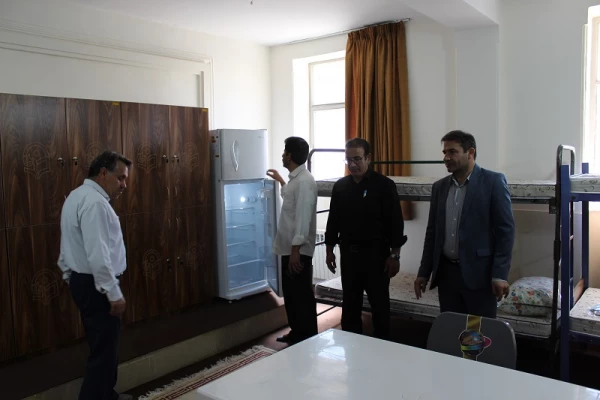 بازدید دکتر عربان، سرپرست مدیریت امورپردیس های دانشگاه فرهنگیان استان لرستان و مسئولین کمیته بهداشت وتغذیه جشنواره کشوری قرآن وعترت از سرا های دانشجویی ،سلف سرویس ،سوئیت وفضای محوطه پردیس علامه طباطبایی لرستان به روایت تصویر  12