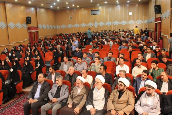 مسئول دفتر نهاد نمایندگی مقام معظم رهبری در دانشگاه فرهنگیان عنوان کرد : 8