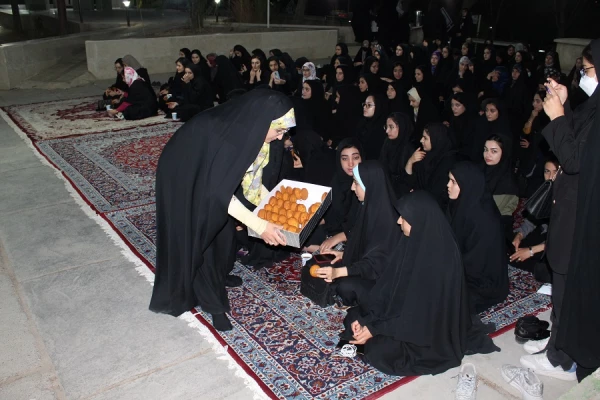 همزمان به مناسبت میلاد با سعادت پیامبر اکرم (ص) و امام جعفر صادق (ع) برگزار گردید: 2