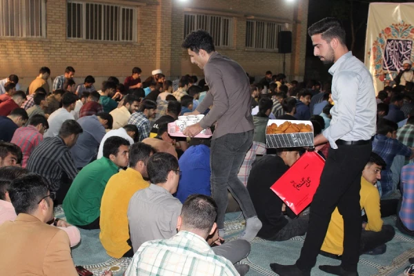 همزمان به مناسبت میلاد با سعادت پیامبر اکرم (ص) و امام جعفر صادق (ع) برگزار گردید: 4