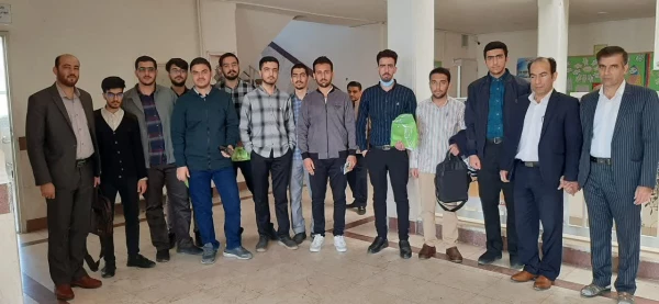 حضور جمعی از دانشجو معلمان فعال قرآنی پردیس علامه طباطبایی لرستان در مدارس سطح شهر خرم آباد 2