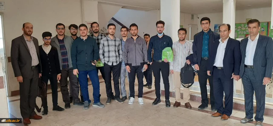 حضور جمعی از دانشجو معلمان فعال قرآنی پردیس علامه طباطبایی لرستان در مدارس سطح شهر خرم آباد 2