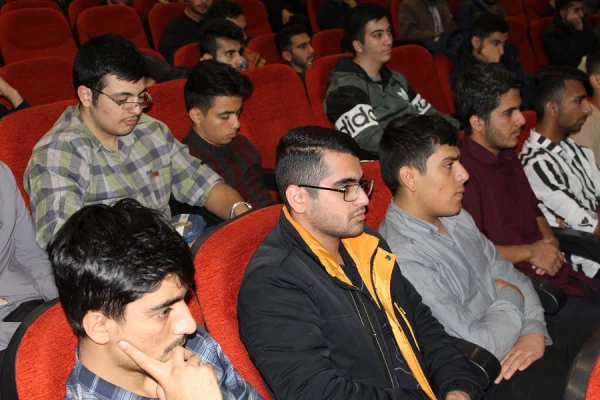 برگزاری نشست توجیهی (( شیوه نامه انضباطی دانشجویی)) دانشجویان پردیس علامه طباطبایی لرستان  2