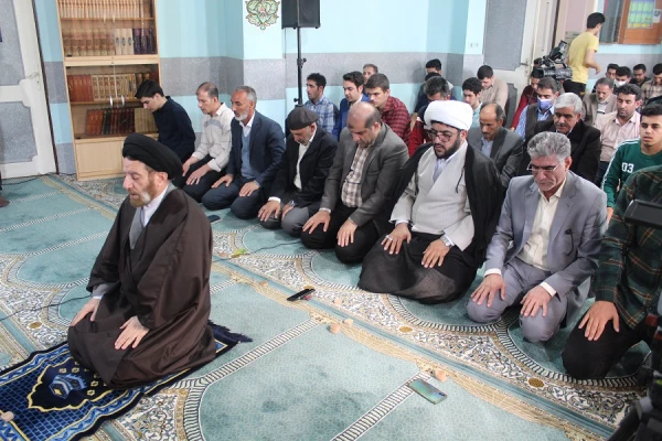 نماینده ولی فقیه در استان لرستان بیان کرد: 4