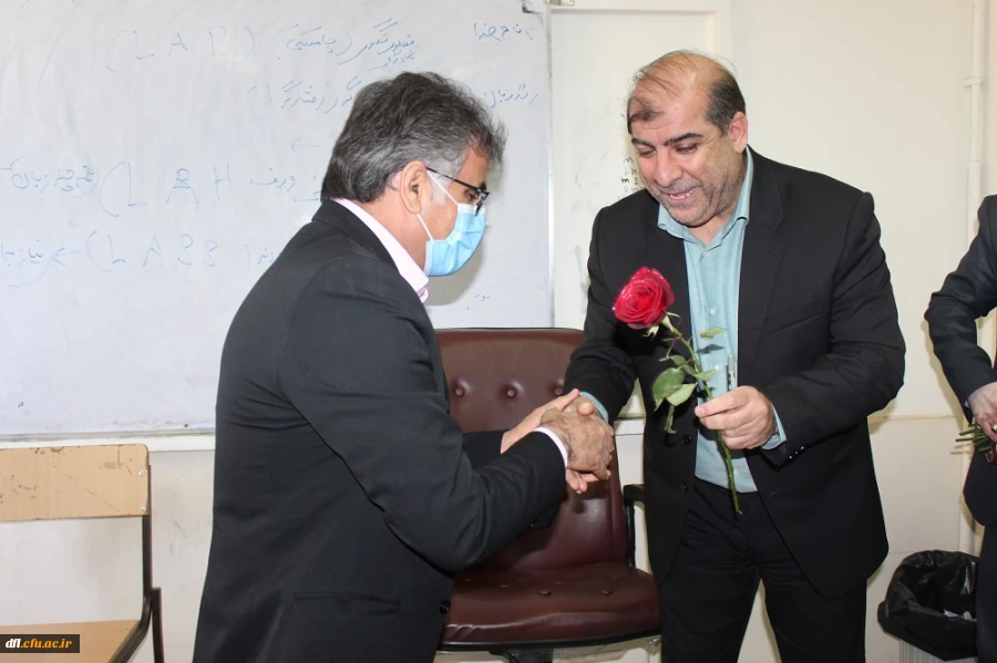 تقدیر سرپرست دانشگاه فرهنگیان از اساتیدبه مناسبت روز معلم 3