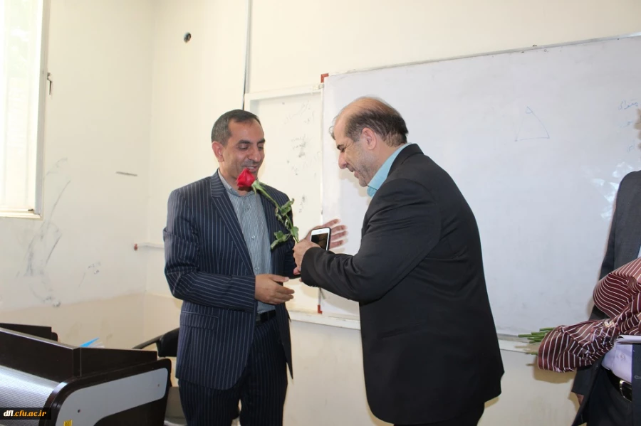 تقدیر سرپرست دانشگاه فرهنگیان از اساتیدبه مناسبت روز معلم 4