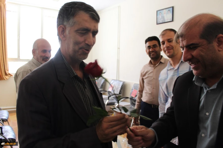 تقدیر سرپرست دانشگاه فرهنگیان از اساتیدبه مناسبت روز معلم 5