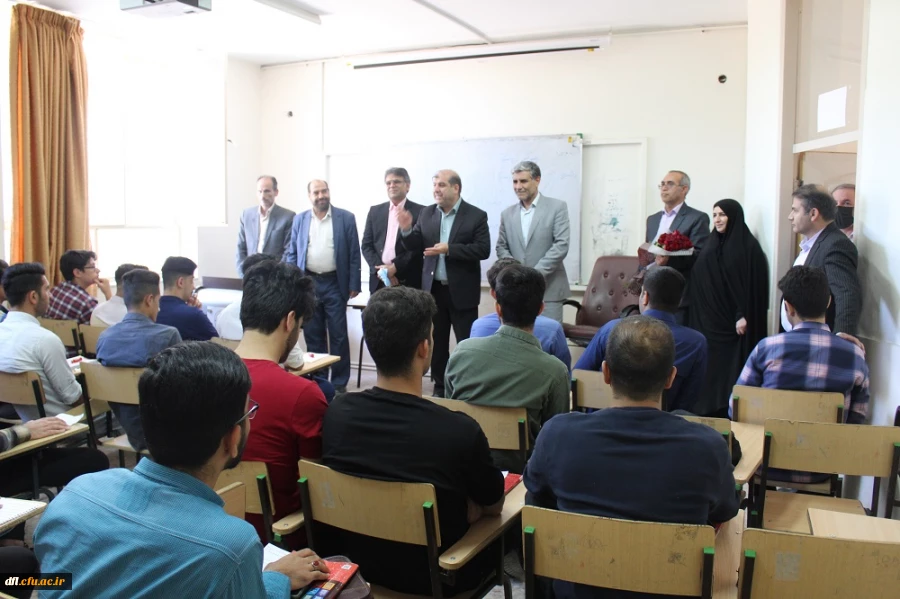 تقدیر سرپرست دانشگاه فرهنگیان از اساتیدبه مناسبت روز معلم 6