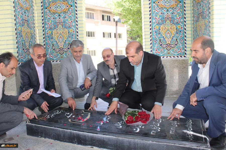 تقدیر سرپرست دانشگاه فرهنگیان از اساتیدبه مناسبت روز معلم 8