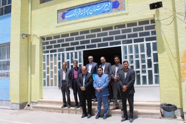 بازدید سرپرست دانشگاه فرهنگیان از روند دروس کارورزی دانشجشو معلمان در مدارس 2