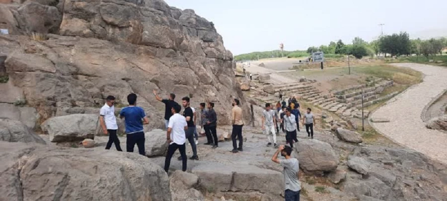 اردوی دانشجویی بازدید از آثار تاریخی شهر کرمانشاه برگزار شد 3
